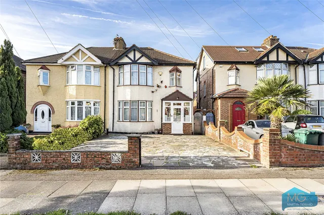 Devonshire Road, London, NW7, photo 1