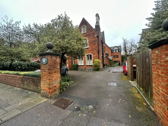 Flat 12, Underwood House, Bedford, 4 Rothsay Gardens, MK40 3QB, photo 1