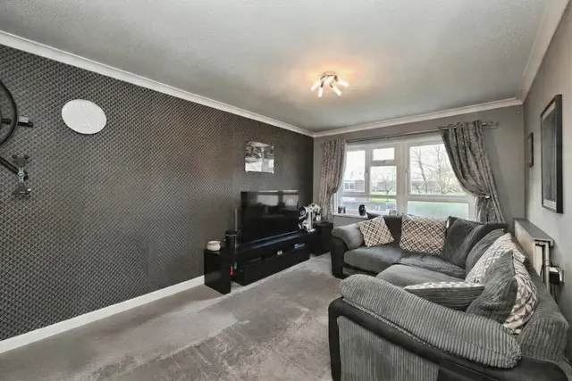 Neal Court, Waltham Abbey, EN9, photo 1