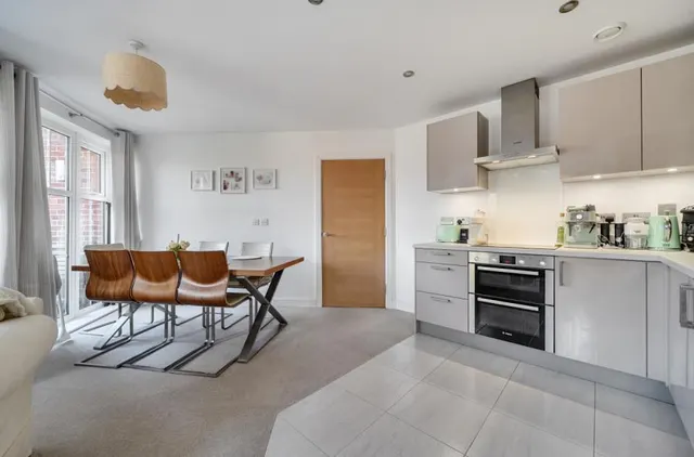 Peach Street, Wokingham, RG40, photo 2