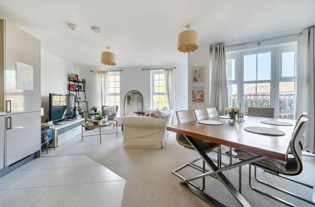 Peach Street, Wokingham, RG40, photo 3