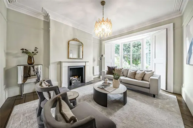 Photo 2 — Sheen Road, Richmond, TW9 1YS