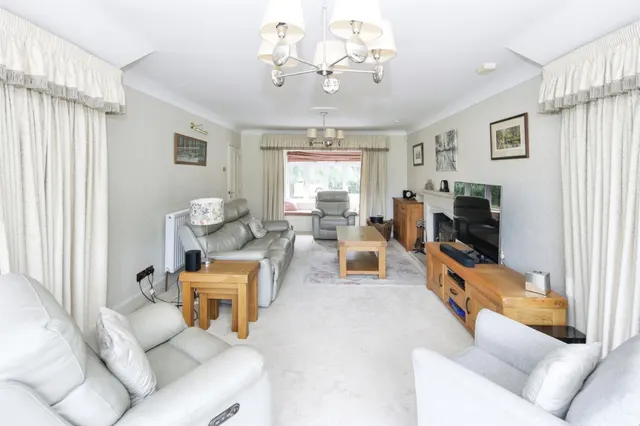 Red Lane, Burton Green, CV8, photo 2