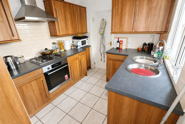 Photo 2 — Cornwall Road, Kettering, NN16