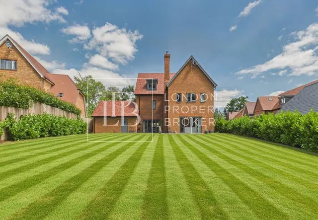 Holly Hill Drive, Ascot, SL5, photo 2