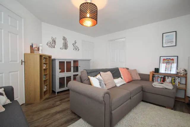 Photo 3 — Abbey Mead Close, Dartford, Kent