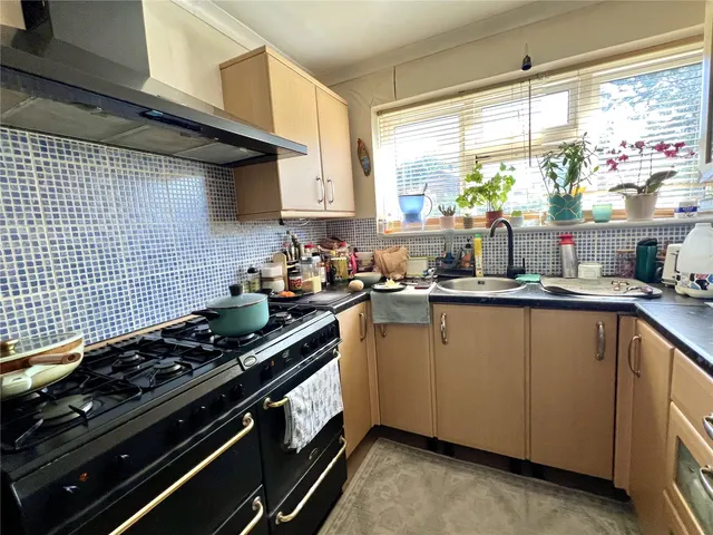 Cabell Road, Guildford, GU2, photo 3