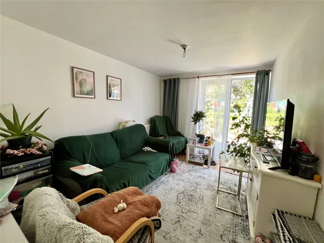 Cabell Road, Guildford, GU2, photo 2