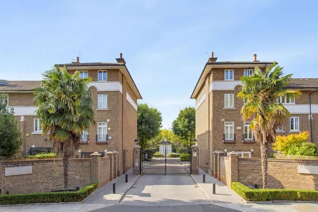 Hurlingham Square, London, SW6, photo 1