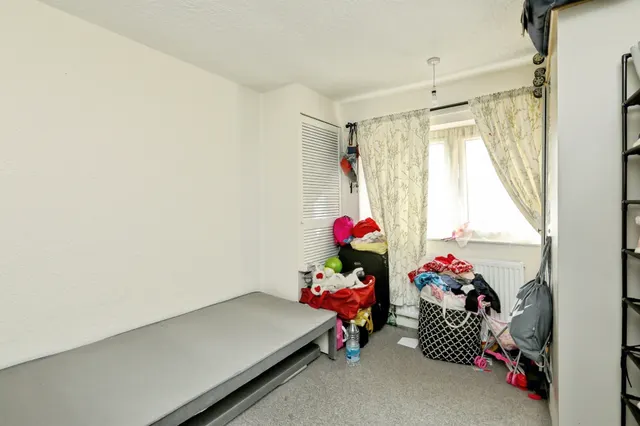 Photo 3 — Treefield Close, Wingfield, Rotherham