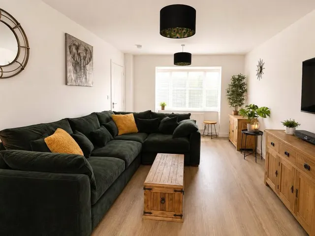 Tithe Crescent, Brockworth, GL3, photo 3