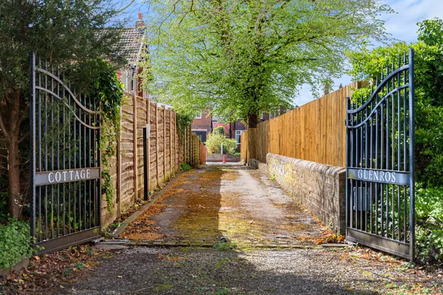 Raglan Road, Sale, photo 2