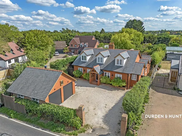 Hamlet Hill, Roydon, CM19, photo 1