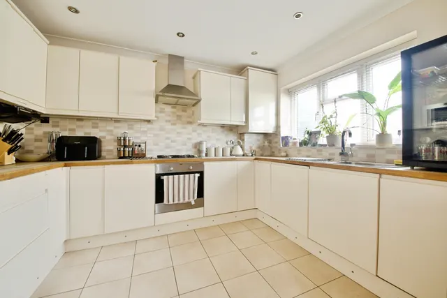 Beechwood Drive, Woodford Green, IG8, photo 3