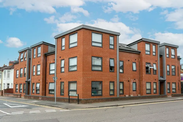 Flat 16, Forester House, Watford, photo 1