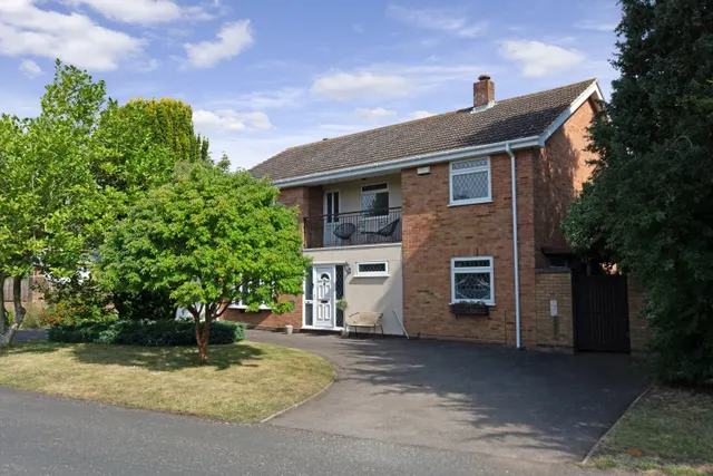 Photo 2 — 10 Witham Lodge, Witham, Essex, CM8 1HG