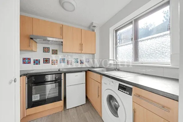 Woodvale Way, London, NW11, photo 1