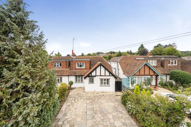 Clements Road, Chorleywood, WD3, photo 1