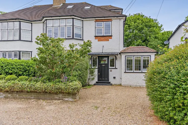 The Queensway, Chalfont St. Peter, Gerrards Cross, Buckinghamshire, SL9 8NF, photo 1