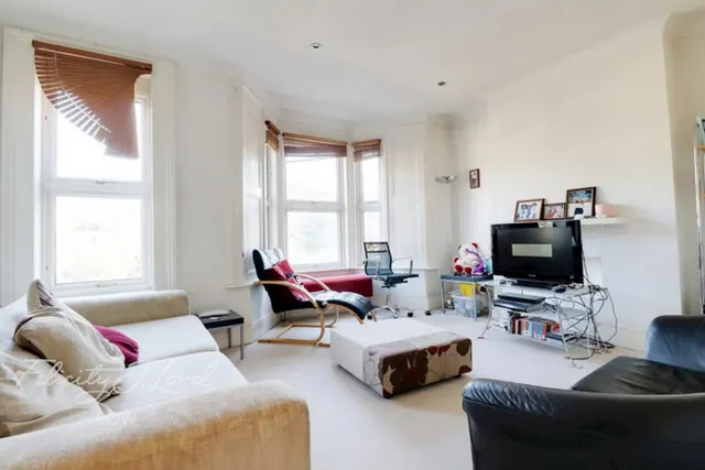 Carnarvon Road, photo 1