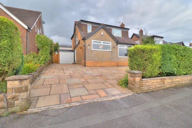 Belmont Avenue, Oldham, OL4, photo 1