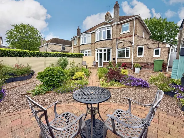 Photo 3 — Lambourn Avenue, Swindon, Wiltshire, SN3 1PU