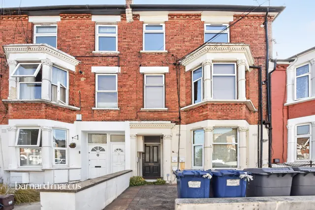 Bellevue Road, London, photo 1