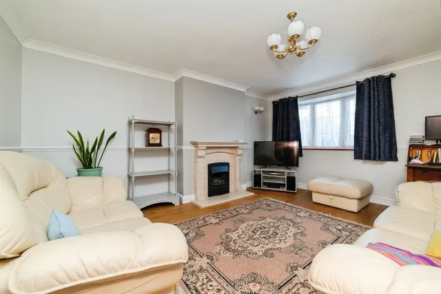 York Road, Stevenage, SG1, photo 3