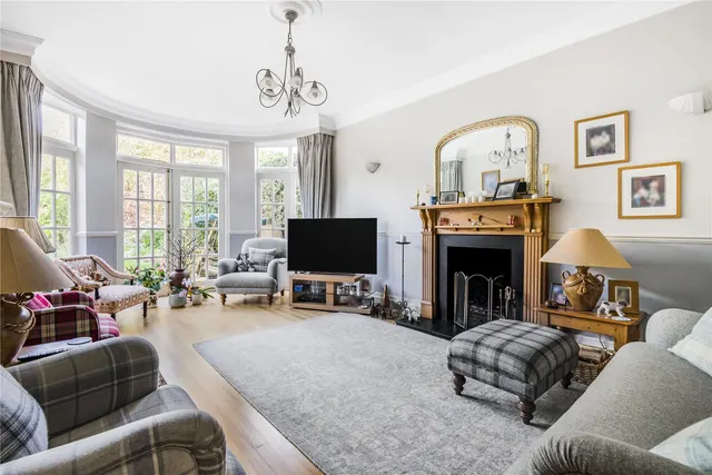 Photo 3 — Acacia Road, Hampton, TW12 3DS