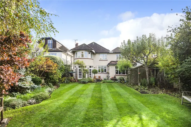 Acacia Road, Hampton, TW12 3DS, photo 1