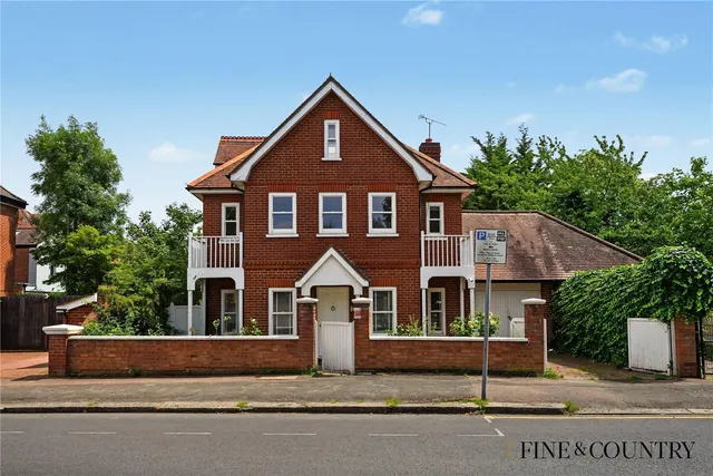 Lydford Road, London, photo 1