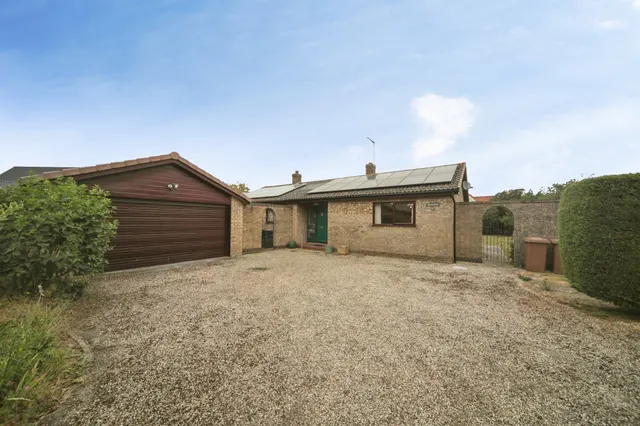 Earlsbrook, Bacton, IP14, photo 1
