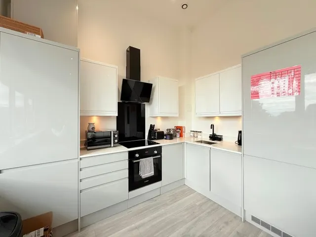 Avenue Court, Camberley, GU15, photo 2