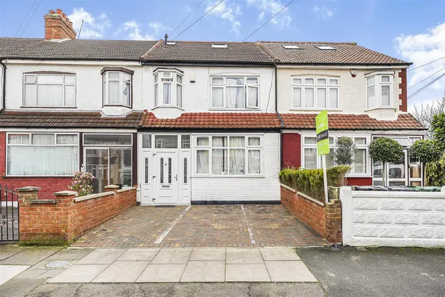 Rusper Road, Wood Green, N22 6RA, photo 1