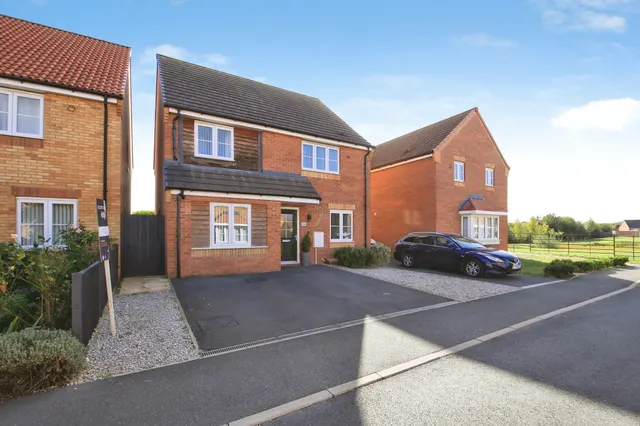 Violet Avenue, Peterborough, PE7, photo 1