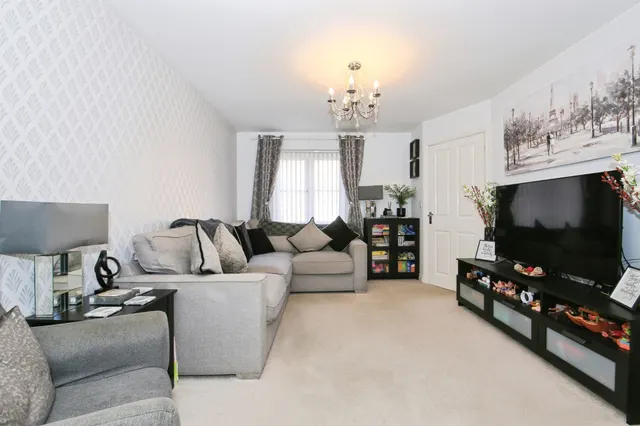 Violet Avenue, Peterborough, PE7, photo 3