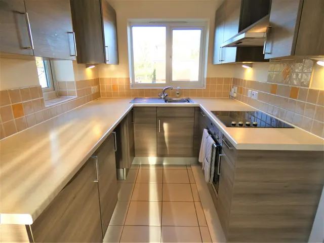 Photo 2 — Meadow Road, Farnborough, Hampshire, GU14 8FE