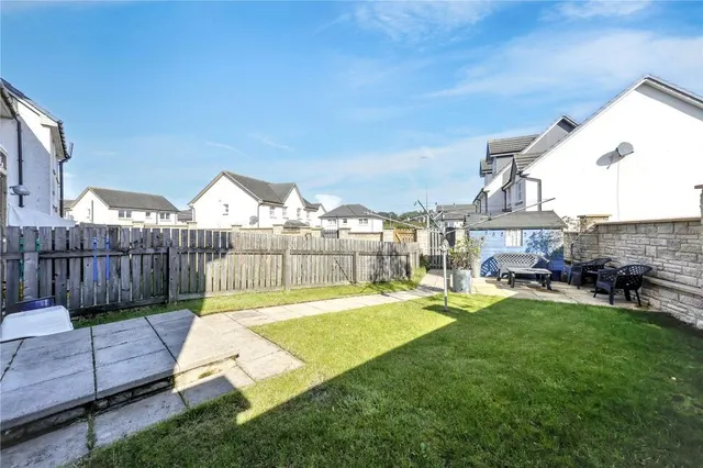 Photo 2 — Canberra Crescent, Kirkcaldy, Fife, KY2