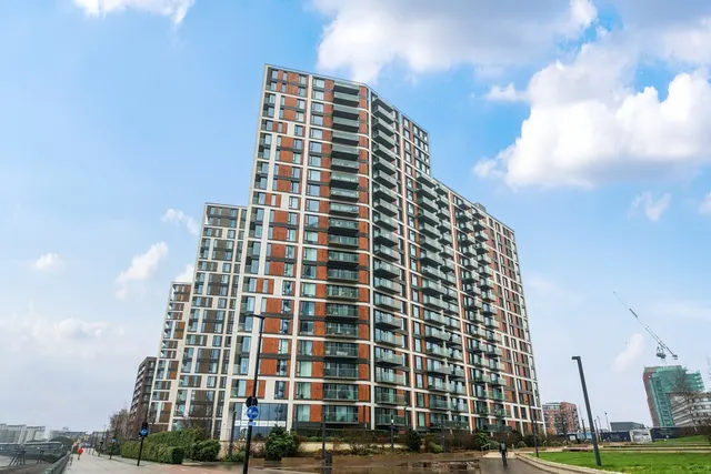 Duke of Wellington Avenue, SE18, photo 1