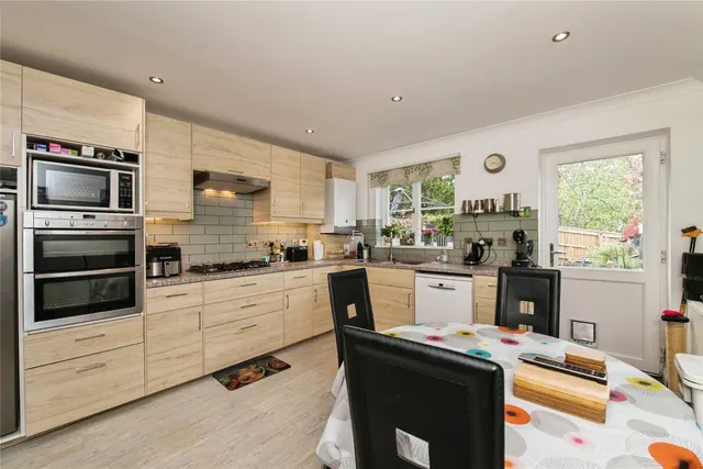 Woodmans Crescent, Honiton, EX14, photo 2