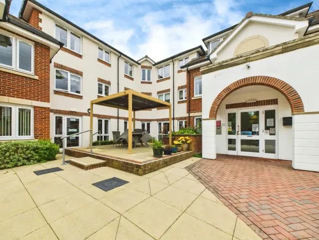 Kings Road, Horsham, photo 1