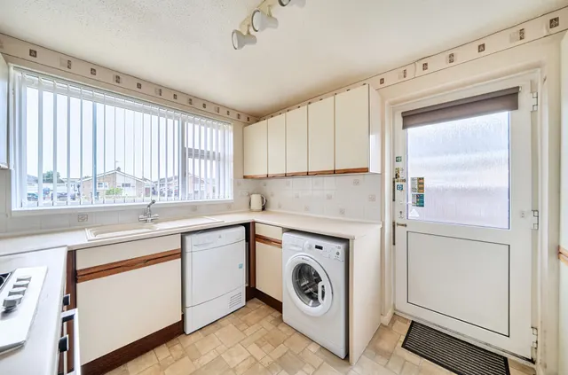 Andrew Avenue, Felpham, PO22, photo 2
