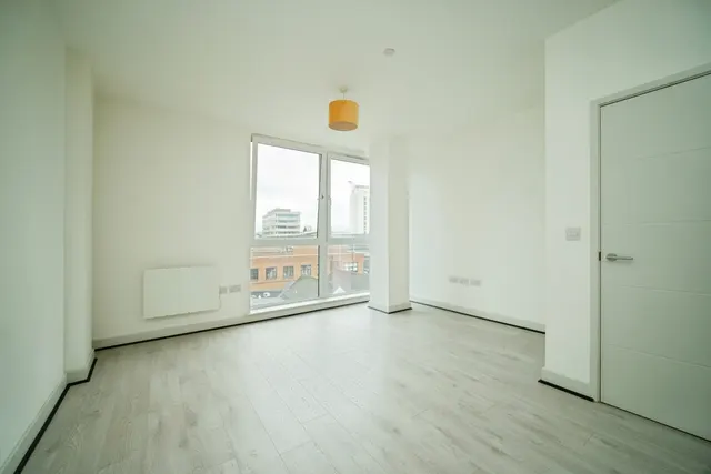 The Ring, Bracknell, RG12, photo 1
