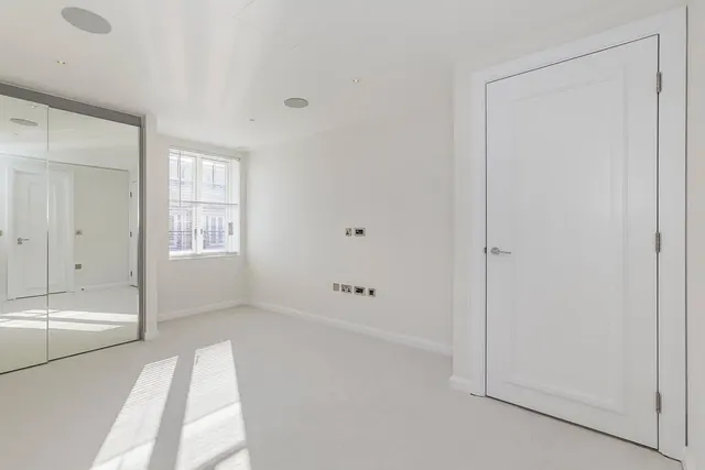 Photo 3 — Carnwath Road, London, SW6 3HW