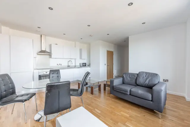 Photo 3 — 48 Carnegie House, 21 Peterborough Road, Harrow