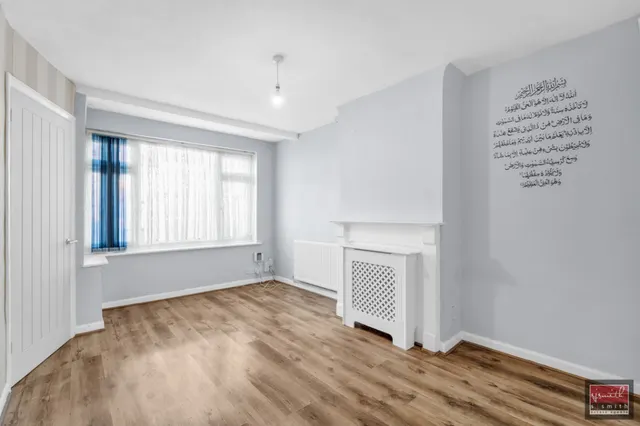 Cranford Avenue, Stanwell, TW19, photo 3