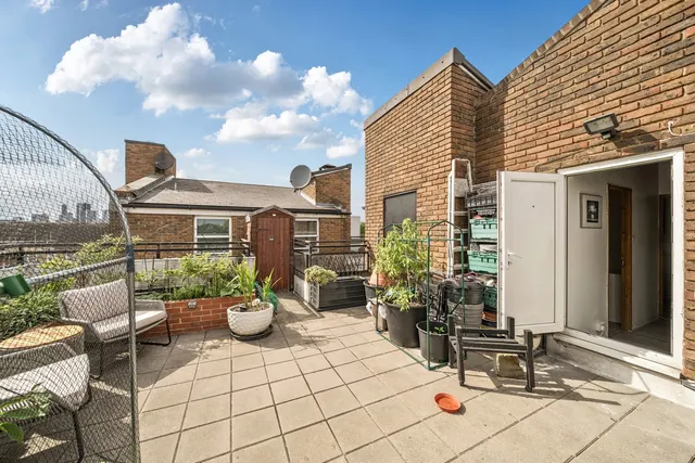 Photo 2 — Seaton Close, SE11