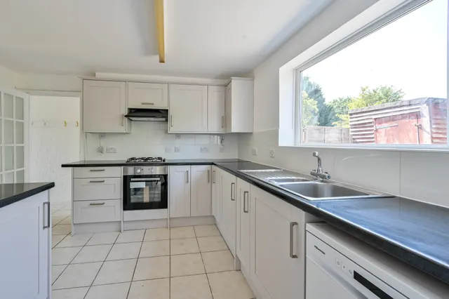 Photo 3 — 28 Willow Way, Woking