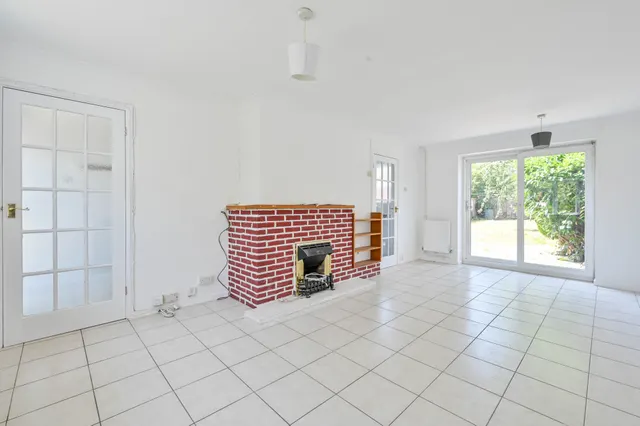 Photo 2 — 28 Willow Way, Woking