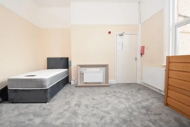 Gladstone Road, Chesterfield, S40, photo 1